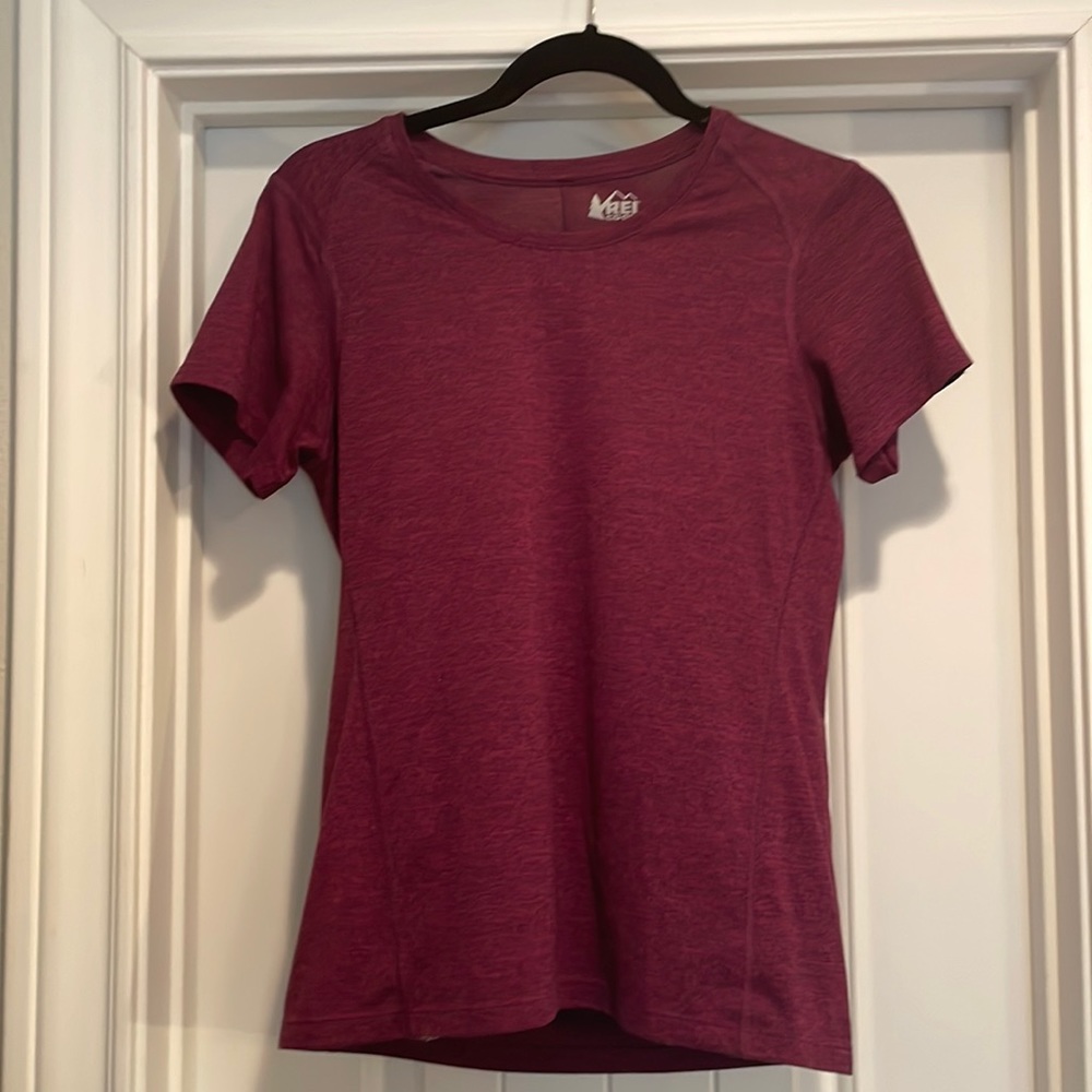 REI Co-op exercise T-shirt size S - Picture 1 of 7